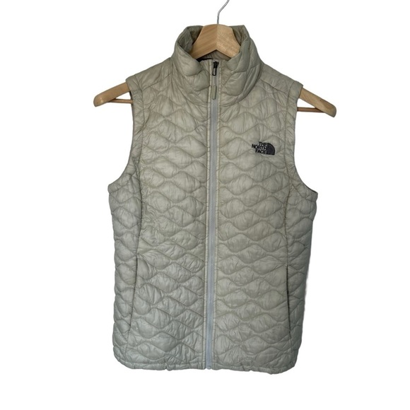 THE NORTH FACE  WOMEN'S GILET QUILTED PUFFER VEST PEARL WHITE FULL ZIP S - Picture 1 of 8